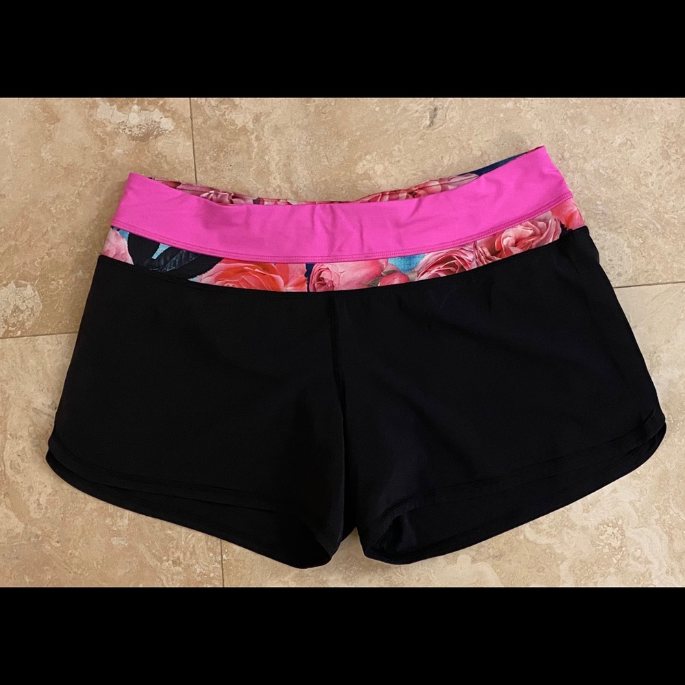 Lululemon run times black shorts with liner